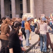 1975, Warszawa, Polska.
Plac Defilad. W tle Pałac Kultury i Nauki.
Fot. Romuald Broniarek, zbiory Ośrodka KARTA