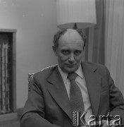 Listopad 1977, Polska.
Krytyk teatralny Jan Paweł Gawlik.
Fot. Romuald Broniarek, zbiory Ośrodla KARTA