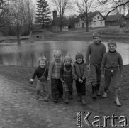 1979, Dąbrówka Wielka, Polska.
Dzieci.
Fot. Romuald Broniarek, zbiory Ośrodka KARTA