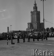 1981, Warszawa, Polska.
Strajk Miejskich Zakładów Komunikacyjnych na ulicy Marszałkowskiej.
Fot. Romuald Broniarek, zbiory ośrodka KARTA