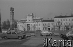 1984, Łowicz, Polska.
Ratusz na Starym Rynku.
Fot. Romuald Broniarek, zbiory Ośrodka KARTA