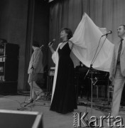 1984, Warszawa, Polska.
Edyta Piecha - piosenkarka radziecka polskiego pochodzenia.
Fot. Romuald Broniarek, zbiory Ośrodka KARTA