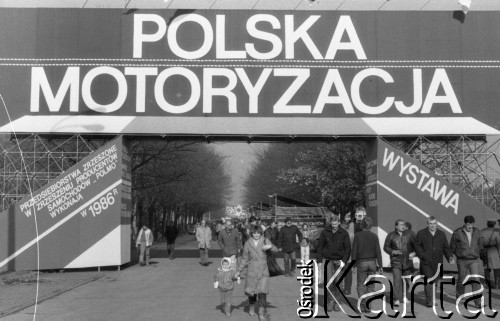 1986, Polska.
Wystawa polskiej motoryzacji.
Fot. Romuald Broniarek, zbiory Ośrodka KARTA