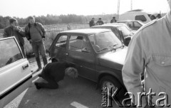 1987, Warszawa, Polska.
Giełda samochodowa na Bemowie.
Fot. Romuald Broniarek, zbiory Ośrodka KARTA