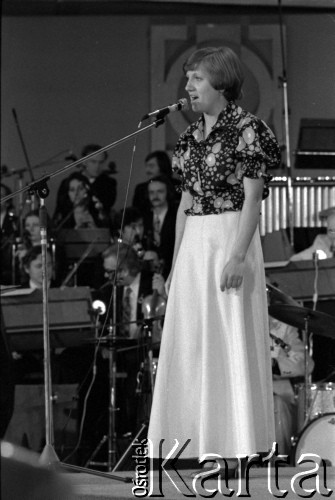 11-12.06.1977, Zielona Góra, Polska.
Występ solowy na XIII Festiwalu Piosenki Radzieckiej. 
Fot. Romuald Broniarek, zbiory Ośrodka KARTA
