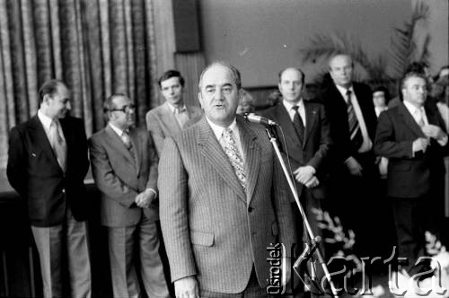 Czerwiec 1980, Zielona Góra, Polska.
Przemówienie w trakcie wręczania nagród  podczas XVI Festiwalu Piosenki Radzieckiej w Zielonej Górze.
Fot. Romuald Broniarek, zbiory Ośrodka KARTA