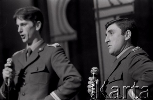1981, Inowrocław, Polska.
Występ podczas eliminacji do XVII Festiwalu Piosenki Radzieckiej w Zielonej Górze.
Fot. Romuald Broniarek, zbiory Ośrodka KARTA
