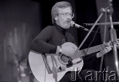 1981, Radom, Polska.
Występ podczas eliminacji do XVII Festiwalu Piosenki Radzieckiej w Zielonej Górze.
Fot. Romuald Broniarek, zbiory Ośrodka KARTA