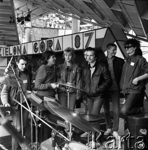 1987, Zielona Góra, Polska.
Uczestnicy XXIII Festiwalu Piosenki Radzieckiej. 
Fot. Romuald Broniarek, zbiory Ośrodka KARTA