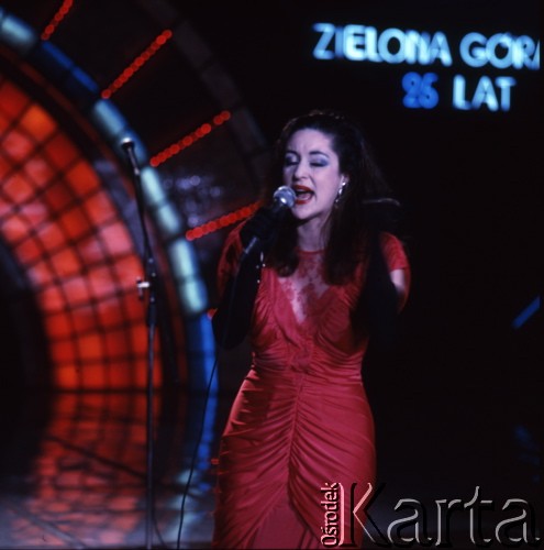 1989, Zielona Góra, Polska.
Tamar Gwerdciteli (Тама́ра Гвердците́ли) podczas występu na XXV Festiwalu Piosenki Radzieckiej. 
Fot. Romuald Broniarek, zbiory Ośrodka KARTA