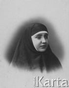 1916, Czernihów, Rosja.
 Portret siostry zakonnej, podpis na odwrocie: 
