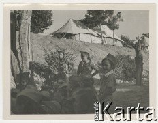 14.08.1943, Teheran, Iran.
Obóz harcerski w Obozie Cywilnym nr 3, n/z harcerki.
Fot. Zygmunt Klemensiewicz, kolekcja Anny Skoczylas, zbiory Fundacji Ośrodka KARTA