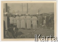01.11.1942, Teheran, Iran.
Msza polowa na polskim cmentarzu w Zaduszki, n/z apel poległych.
Fot. Zygmunt Klemensiewicz, kolekcja Anny Skoczylas, zbiory Fundacji Ośrodka KARTA