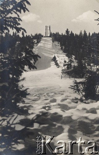 1930, Krynica, Polska.
Widok skoczni narciarskiej.
Fot. NN, zbiory Ośrodka KARTA, udostępniła Aldona Nikoniuk.

