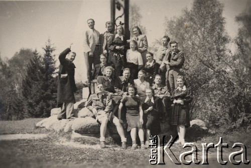 1947, Giżycko, Polska.
Uczniowie Liceum Pedagogicznego przy Krzyżu Brunona.
Fot. NN, zbiory Ośrodka KARTA, udostępniła Aldona Nikoniuk.

