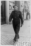 Listopad 1946, Neapol, Włochy.
Gen. Tadeusz Sosnkowski na ulicy miasta.
Fot. NN, zbiory Ośrodka KARTA, przekazał Józef Bieńkowski