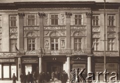 1900-1914, Lwów, Austro-Węgry.
 Budynek Banku Rosyjsko-Azjatyckiego. Napisy w witrynach: 