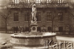1900-1914, Lwów, Austro-Węgry.
 Plac Halicki, Świtezianka.
 Fot. NN, zbiory Ośrodka KARTA, udostępnił Jurij Karpenczuk
   

