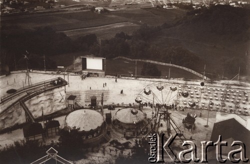 1912, Lwów, Austro-Węgry.
 Podzamcze, park rozrywki 