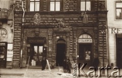 1900-1914, Lwów, Austro-Węgry.
 Rynek, sklep Ozyasza Branda 