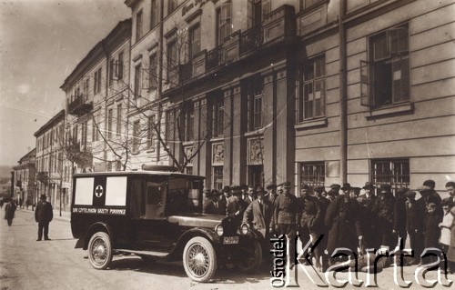 1920-1939, Lwów, Polska.
 Karetka pogotowia, dar czytelników 