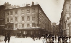 1900-1914, Lwów, Austro-Węgry.
 Sklepy przy Rynku, na rogu 