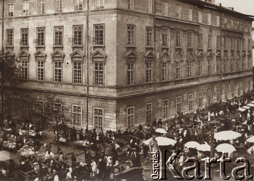 1900-1914, Lwów, Austro-Węgry.
 Zakupy na ulicy, stragany.
 Fot. NN, zbiory Ośrodka KARTA, udostępnił Jurij Karpenczuk
   
