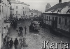 1900-1914, Lwów, Austro-Węgry.
 Fragment miasta, tramwaj na ulicy, z prawej budynek Łaźni Lwowskiej.
 Fot. NN, zbiory Ośrodka KARTA, udostępnił Jurij Karpenczuk
   
