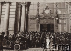 1900-1914, Lwów, Austro-Węgry.
 Dworzec Główny, uroczyste Powitanie grupy cyklistów, którzy przyjechali z Węgier.
 Fot. NN, zbiory Ośrodka KARTA, udostępnił Jurij Karpenczuk
   
