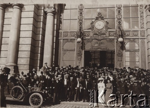 1900-1914, Lwów, Austro-Węgry.
 Dworzec Główny, uroczyste Powitanie grupy cyklistów, którzy przyjechali z Węgier.
 Fot. NN, zbiory Ośrodka KARTA, udostępnił Jurij Karpenczuk
   
