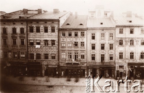 Przed 1914, Lwów, Austro-Węgry.
 Południowa pierzeja Rynku, kamienice nr 13, 14 (kamienica Wenecka), 15, 16 (kamienica Mieszkowskiego), i 17.
 Fot. NN, zbiory Ośrodka KARTA, udostępnił Jurij Karpenczuk
   
