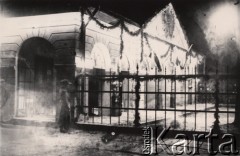 1933, Lwów, Polska.
Odwach na placu Św. Ducha (obecnie Podkowy) iluminowany w 70-tą rocznicę Powstania Styczniowego.
Fot. NN, zbiory Ośrodka KARTA, udostępnił Jurij Karpenczuk
   
