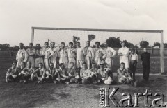 1900-1914, Lwów, Austro-Węgry.
 Drużyny piłki nożnej przed meczem.
 Fot. NN, zbiory Ośrodka KARTA, udostępnił Jurij Karpenczuk
   
