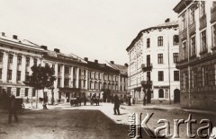 1900-1914, Lwów, Austro-Węgry.
 Fragment miasta, ruch uliczny, w kamienicy z prawej 