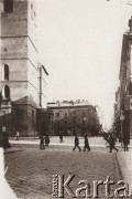 1900-1914, Lwów, Austro-Węgry.
 Plac Katedralny, widok na stronę Południową, na wieże katedry łacińskiej i kruchtę wejścia.
 Fot. NN, zbiory Ośrodka KARTA, udostępnił Jurij Karpenczuk
   
