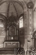 1900-1939, Lwów.
 Kościół św. Jana Chrzciciela, obraz patrona w kaplicy, wyżej Matka Boska z Dzieciątkiem.
 Fot. NN, zbiory Ośrodka KARTA, udostępnił Jurij Karpenczuk
    
