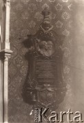 1900-1939, Lwów.
 Katedra Łacińska, nagrobek księcia Leona Sapiehy i jego żony księżnej Jadwigi z Zamoyskich.
 Fot. NN, zbiory Ośrodka KARTA, udostępnił Jurij Karpenczuk
    
