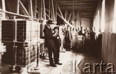 1915, Lwów.

 Pracownicy młyna przy ul. Bema.
 Fot. NN, zbiory Ośrodka KARTA, udostępnił Jurij Karpenczuk
   
