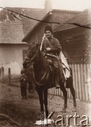 1914-1915, Lwów.
.
 Żołnierze armii rosyjskiej - kozak kubański na koniu.
 Fot. NN, zbiory Ośrodka KARTA, udostępnił Jurij Karpenczuk
   
