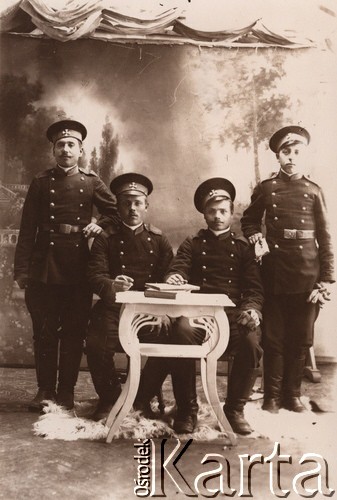 1914-1915, Lwów.
.
 Żołnierze armii rosyjskiej.
 Fot. NN, zbiory Ośrodka KARTA, udostępnił Jurij Karpenczuk
   
