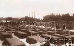 3.10.1915, Lwów.

 Groby żołnierzy austriackich Poległych w walkach z Rosjanami.
 Fot. NN, zbiory Ośrodka KARTA, udostępnił Jurij Karpenczuk
   
