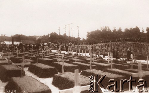 3.10.1915, Lwów.

 Groby żołnierzy austriackich Poległych w walkach z Rosjanami.
 Fot. NN, zbiory Ośrodka KARTA, udostępnił Jurij Karpenczuk
   
