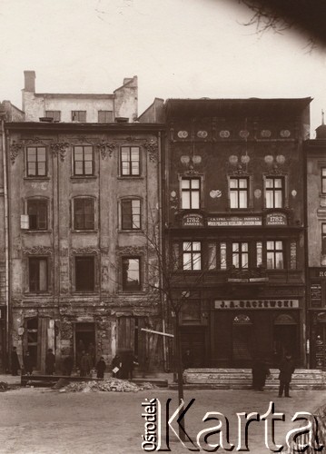 1914-1918, Lwów
 Rynek 31, kamienica Baczewskich, na dole sklep firmowy.
 Fot. NN, zbiory Ośrodka KARTA, udostępnił Jurij Karpenczuk
   
