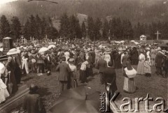 Przed 1914, brak miejsca, Austro-Węgry.
 Uczestnicy Pogrzebu zgromadzeni na cmentarzu.
 Fot. NN, zbiory Ośrodka KARTA, udostępnił Jurij Karpenczuk
   
