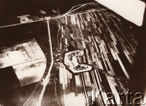 1917, brak miejsca
 Widok twierdzy, fotografia lotnicza.
 Fot. NN, zbiory Ośrodka KARTA, udostępnił Jurij Karpenczuk
   
