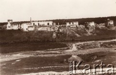 Przed 1914, Poworów (?), Austro-Węgry.
 Ruiny zamku.
 Fot. NN, zbiory Ośrodka KARTA, udostępnił Jurij Karpenczuk
   
