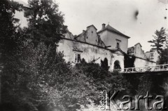 Przed 1914, Świrz, Austro-Węgry.
 Zamek zbudowany w XV w. przez rodzinę Świrskich.
 Fot. NN, zbiory Ośrodka KARTA, udostępnił Jurij Karpenczuk
   
