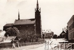 Przed 1914, brak miejsca, Austro-Węgry.
 Fragment miasteczka, z lewej neogotycki kościół.
 Fot. NN, zbiory Ośrodka KARTA, udostępnił Jurij Karpenczuk
   
