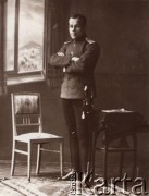 1914-1915, Lwów.
Żołnierz rosyjski, Pichlinow, Portret w mundurze z szablą.
Fot. NN, zbiory Ośrodka KARTA, udostępnił Jurij Karpenczuk