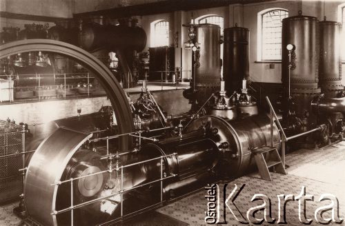 1915, Lwów, Austro-Węgry.
Wnętrze fabryki (elektrowni?), maszyny.
Fot. NN, zbiory Ośrodka KARTA, udostępnił Jurij Karpenczuk
